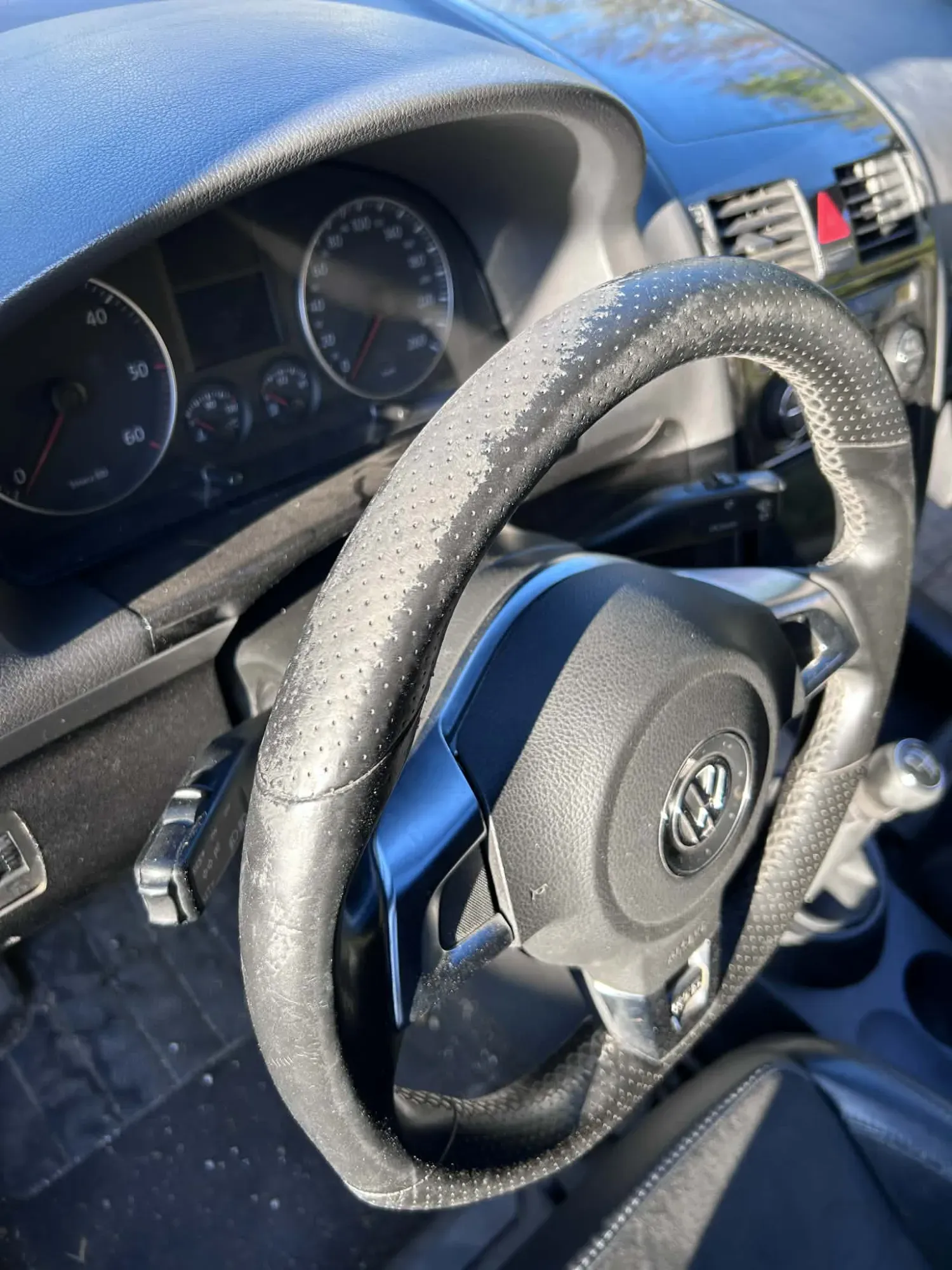 cuir volant vw avant